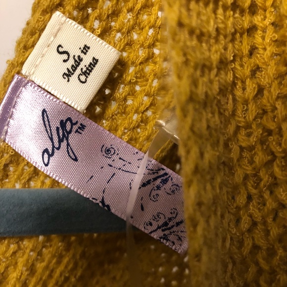 Francesca’s Mustard Sweater - Picture 3 of 5